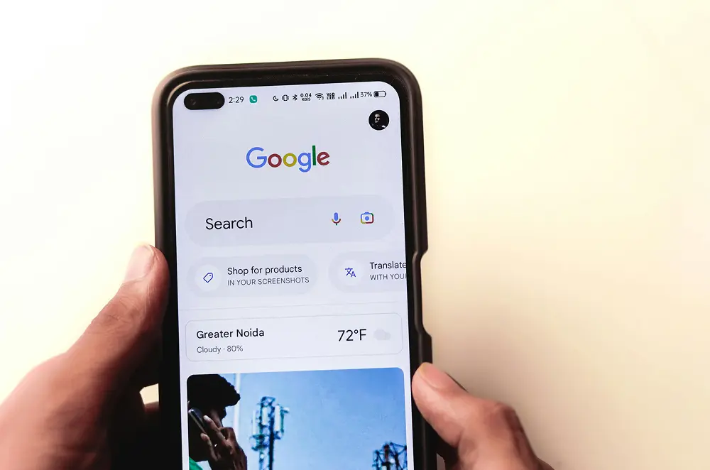 SEO image with a photo of Google's home page